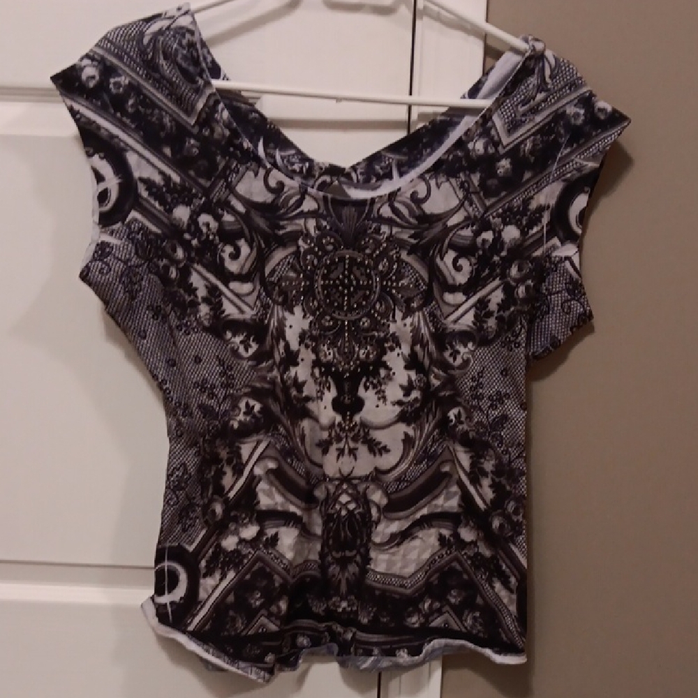 Black And White Baggy Graphic Shirt with Cap Sleeves